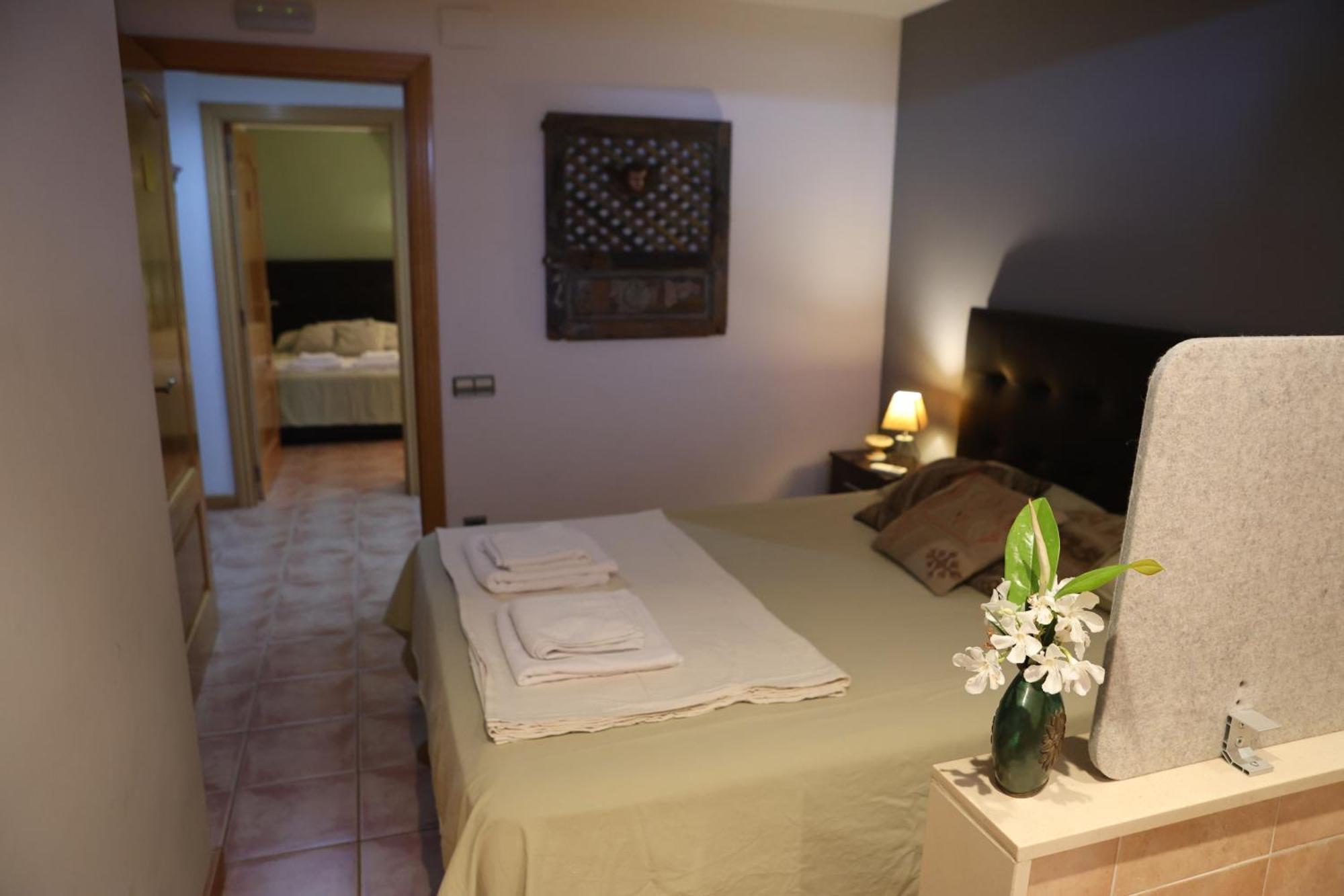 El Cedre Blau Vivienda Con Piscina En Granollers Villa Bagian luar foto